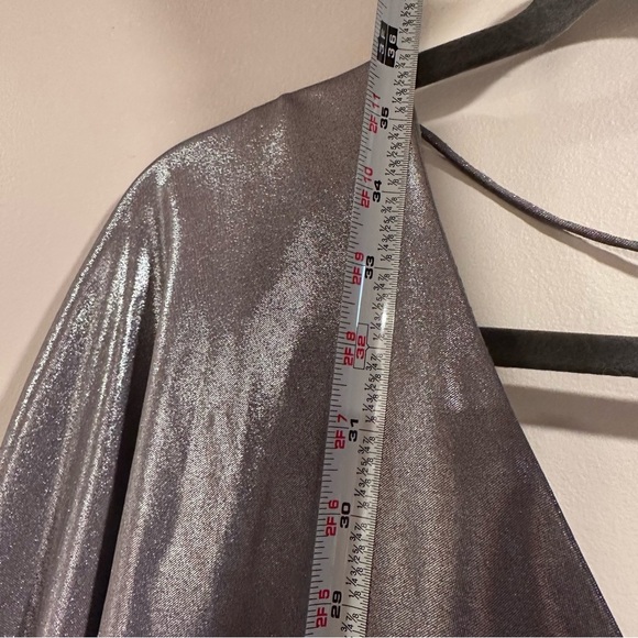 Halston Heritage Short Metallic Silver A-line Cape Sleeve V-Neck Dress Size10 NW - Picture 9 of 16